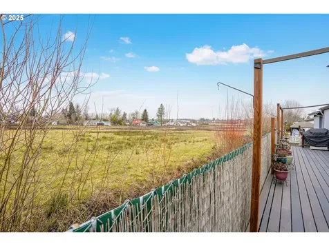 1015 Oak Street Silverton OR 97381