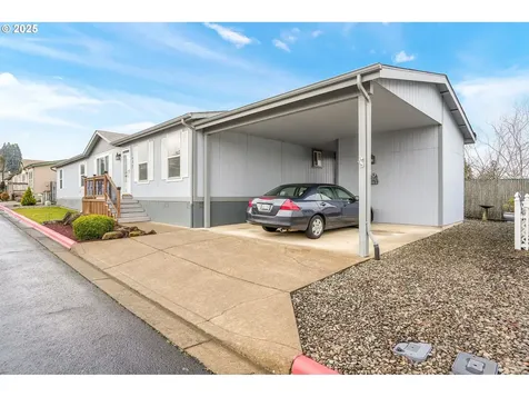 1015 Oak Street Silverton OR 97381