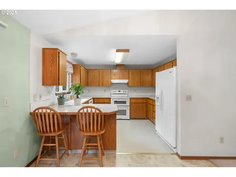 407 SE 202nd Avenue Portland OR 97233