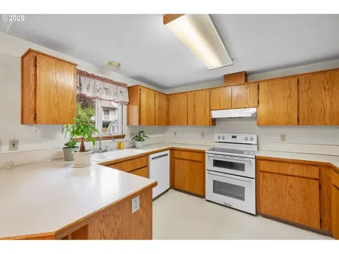 407 SE 202nd Avenue Portland OR 97233