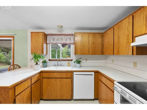 407 SE 202nd Avenue Portland OR 97233