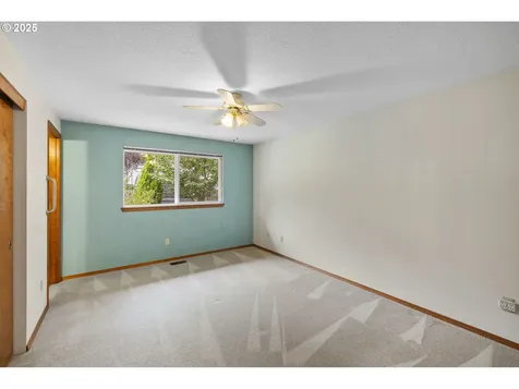 407 SE 202nd Avenue Portland OR 97233