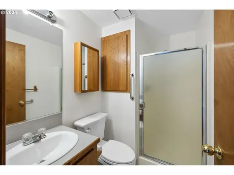 407 SE 202nd Avenue Portland OR 97233