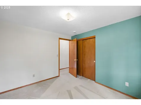 407 SE 202nd Avenue Portland OR 97233