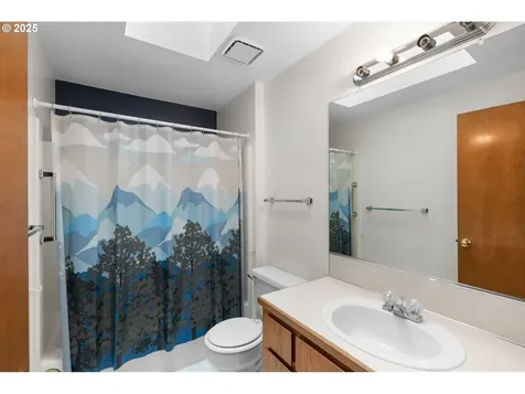 407 SE 202nd Avenue Portland OR 97233