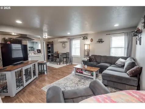 732 53rd Street Springfield OR 97478