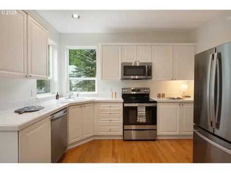 7435 SW 49th Court Portland OR 97219