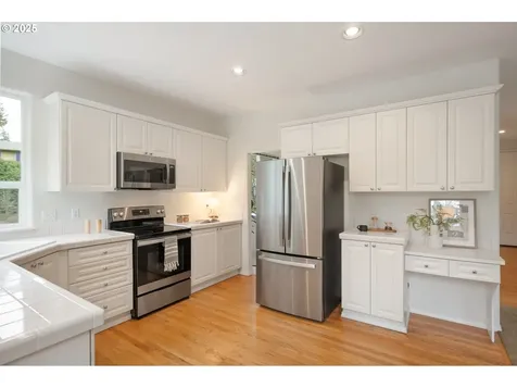 7435 SW 49th Court Portland OR 97219