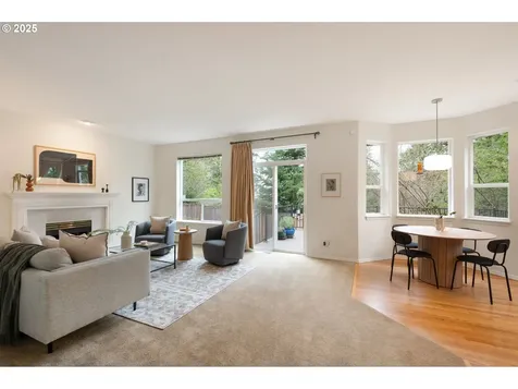 7435 SW 49th Court Portland OR 97219