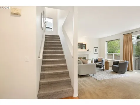 7435 SW 49th Court Portland OR 97219