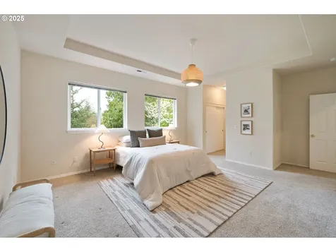 7435 SW 49th Court Portland OR 97219