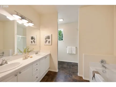 7435 SW 49th Court Portland OR 97219