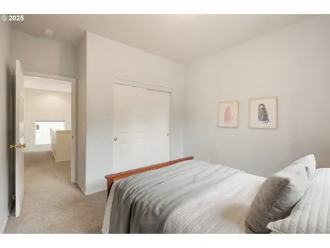 7435 SW 49th Court Portland OR 97219