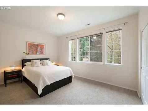 7435 SW 49th Court Portland OR 97219