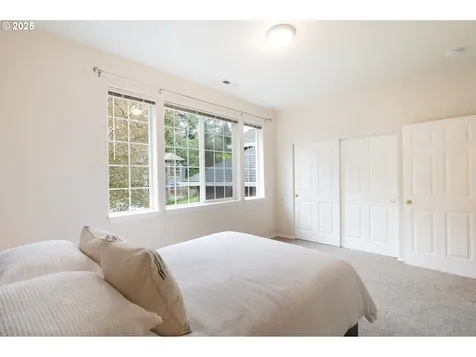 7435 SW 49th Court Portland OR 97219