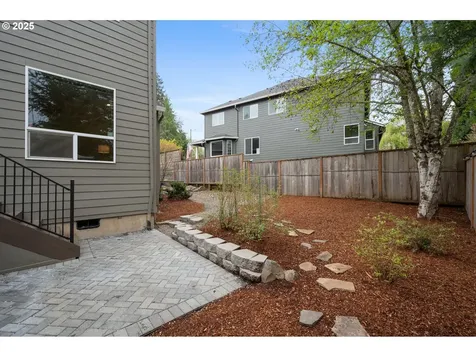 7435 SW 49th Court Portland OR 97219
