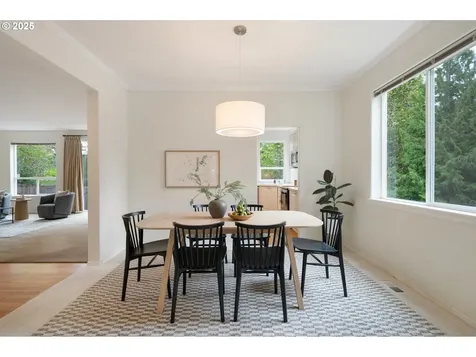 7435 SW 49th Court Portland OR 97219