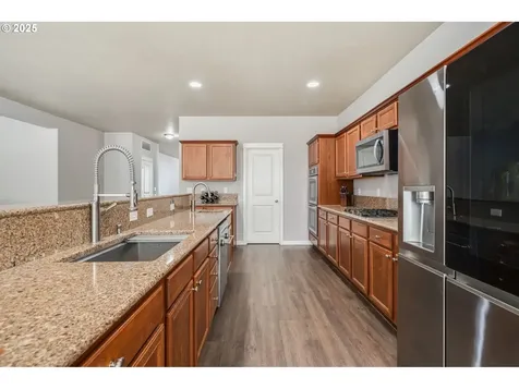 33800 NE Erin Drive Scappoose OR 97056