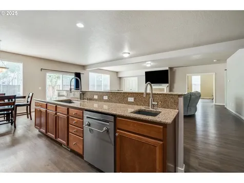 33800 NE Erin Drive Scappoose OR 97056