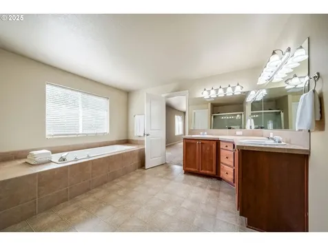 33800 NE Erin Drive Scappoose OR 97056