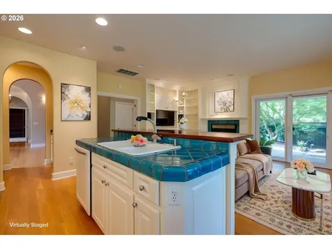 1081 NW Baker Crest Court Mcminnville OR 97128