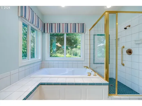 1081 NW Baker Crest Court Mcminnville OR 97128