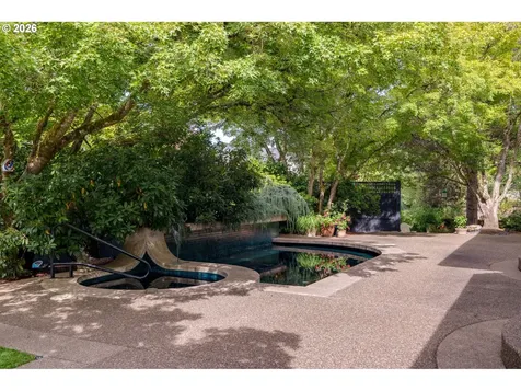 1081 NW Baker Crest Court Mcminnville OR 97128