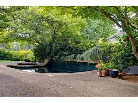 1081 NW Baker Crest Court Mcminnville OR 97128