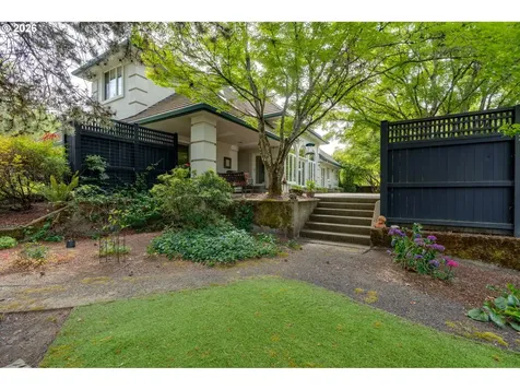 1081 NW Baker Crest Court Mcminnville OR 97128