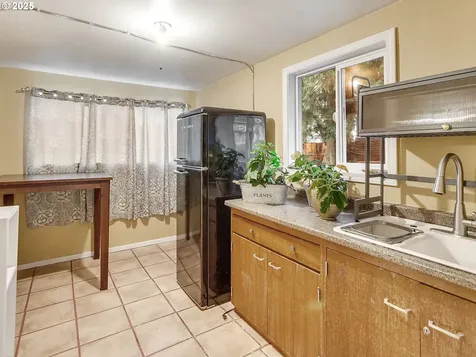 299 SW 3rd Avenue Canby OR 97013