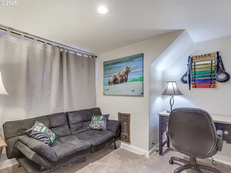 299 SW 3rd Avenue Canby OR 97013