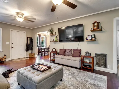299 SW 3rd Avenue Canby OR 97013