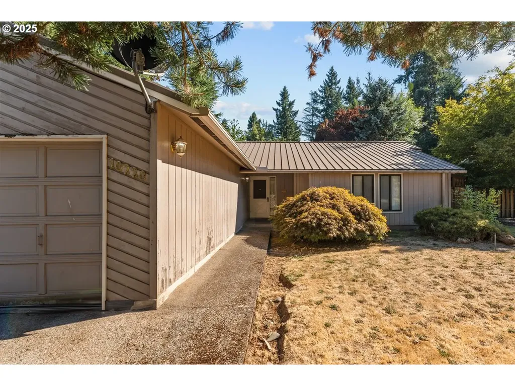 10220 SW Paulina Drive Tualatin OR 97062