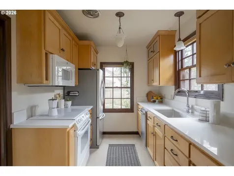 6038 NE 29th Avenue Portland OR 97211