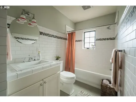 6038 NE 29th Avenue Portland OR 97211