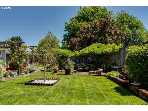 832 Fremont Avenue Eugene OR 97404