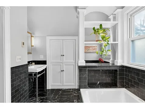 2705 NE 40th Avenue Portland OR 97212
