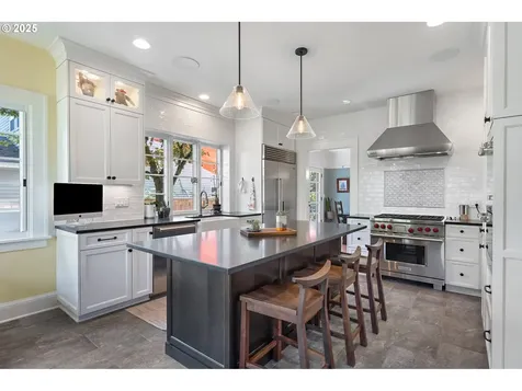 3441 E Burnside Street Portland OR 97214
