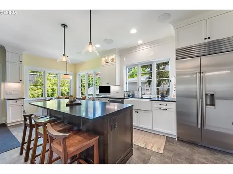 3441 E Burnside Street Portland OR 97214