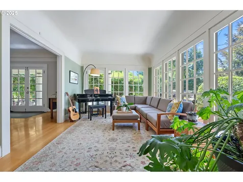 3441 E Burnside Street Portland OR 97214