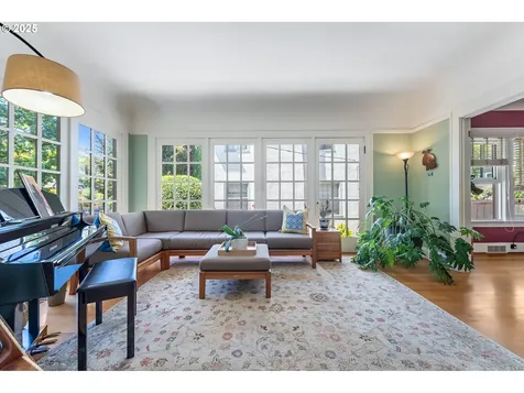 3441 E Burnside Street Portland OR 97214