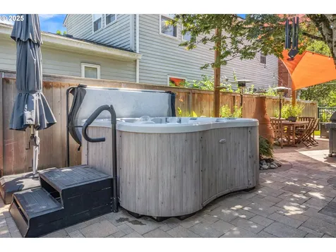 3441 E Burnside Street Portland OR 97214