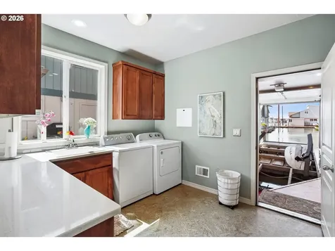 18525 NE Marine Drive Portland OR 97230