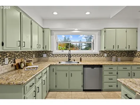 10030 SE Cleone Court Happy Valley OR 97086