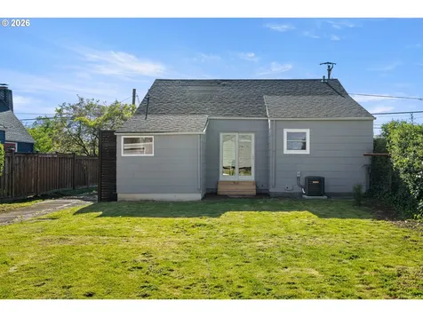 1326 SE 49th Avenue Portland OR 97215