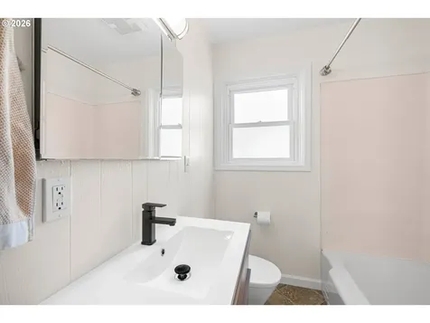 1326 SE 49th Avenue Portland OR 97215