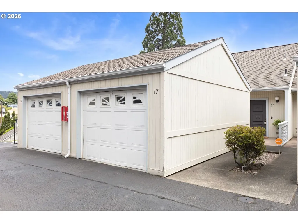 17 NW Mountain View Drive Roseburg OR 97471