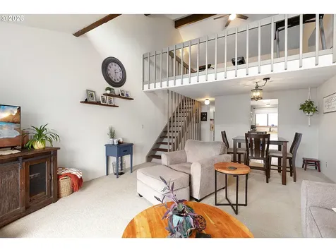 17 NW Mountain View Drive Roseburg OR 97471