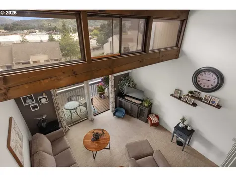 17 NW Mountain View Drive Roseburg OR 97471