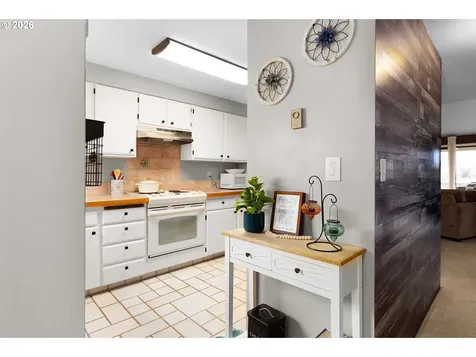 17 NW Mountain View Drive Roseburg OR 97471
